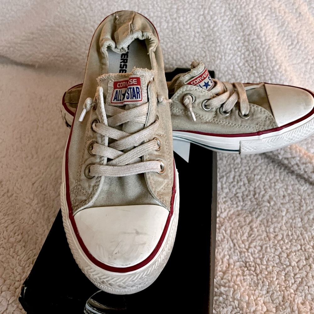 Converse shoreline women’s sz 10- distressed khaki